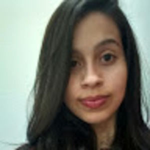 Meet your Posher, Júlia